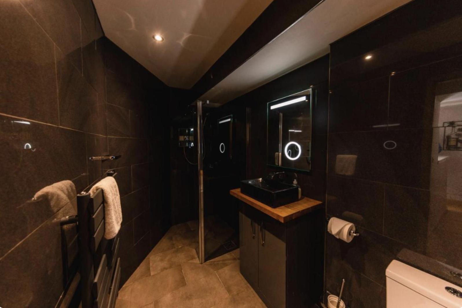 Superb Luxury Apartment By Canal - Central Edinburgh Dış mekan fotoğraf