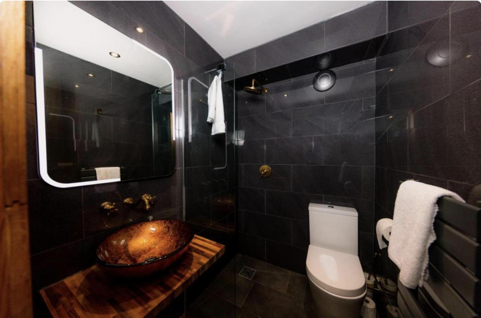 Superb Luxury Apartment By Canal - Central Edinburgh Dış mekan fotoğraf