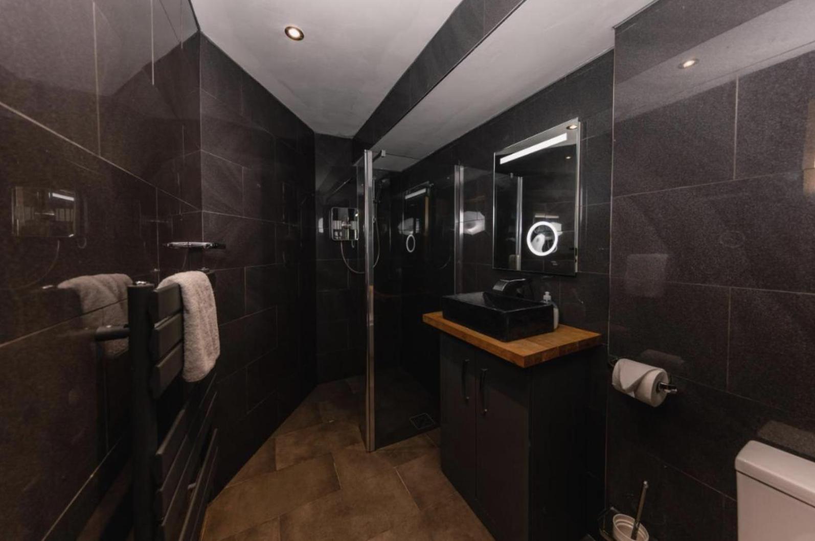 Superb Luxury Apartment By Canal - Central Edinburgh Dış mekan fotoğraf